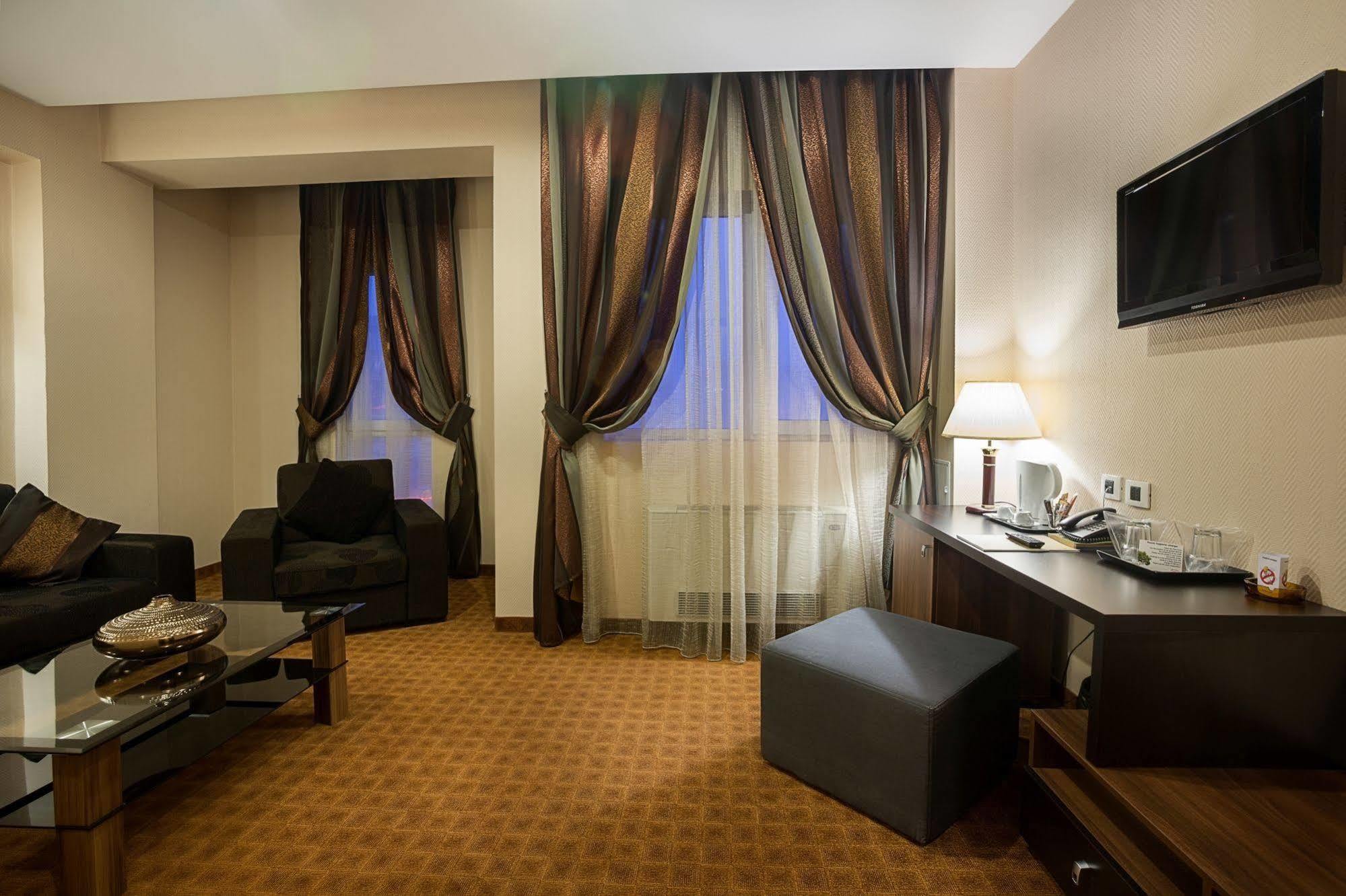 Inter Business Bucharest 호텔 외부 사진