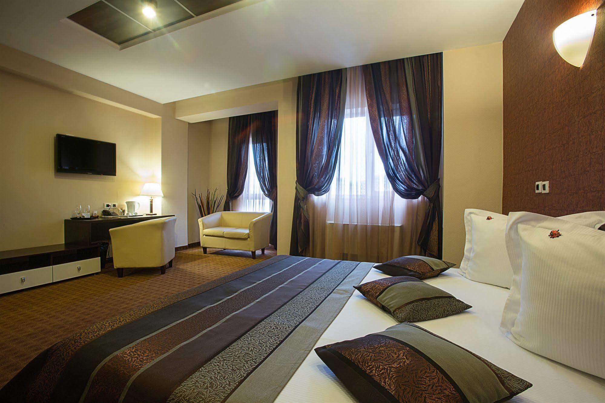 Inter Business Bucharest 호텔 외부 사진